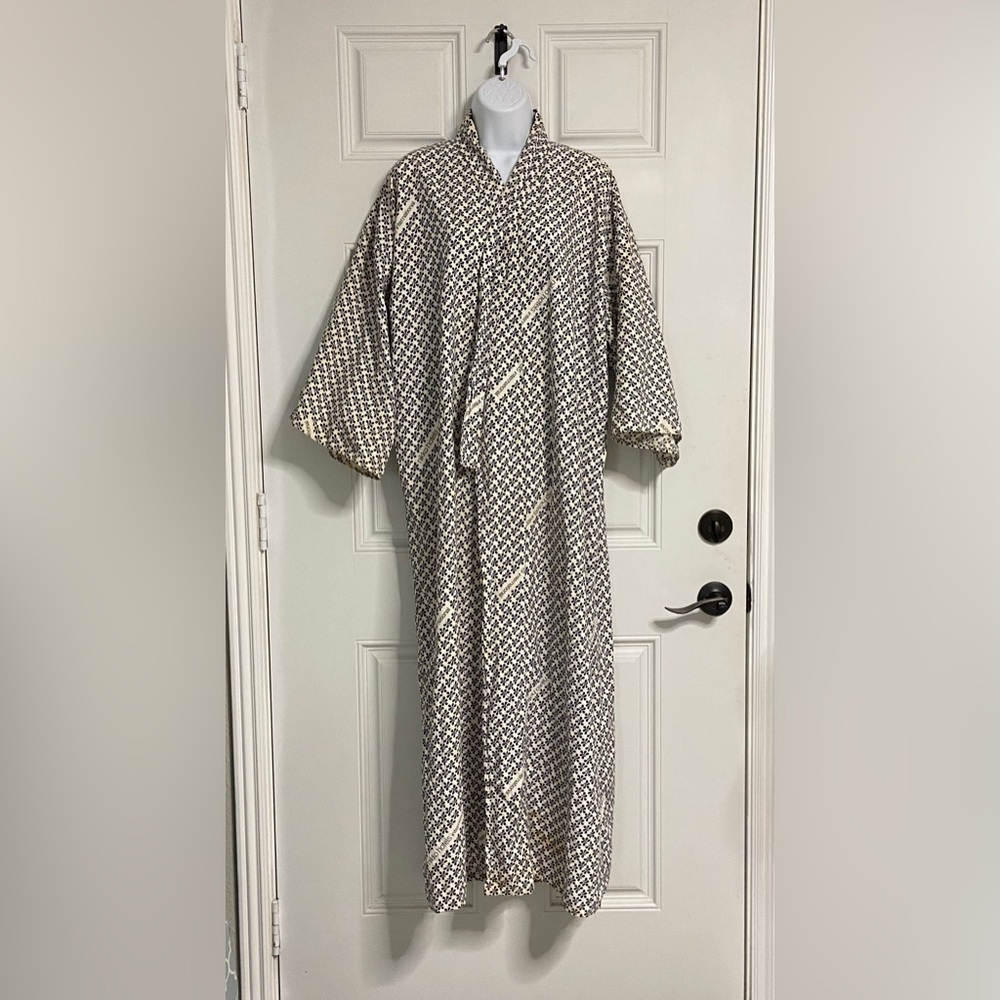 NIKKO HOTELS INTERNATIONAL Blue Clover Stripe KIMONO Robe